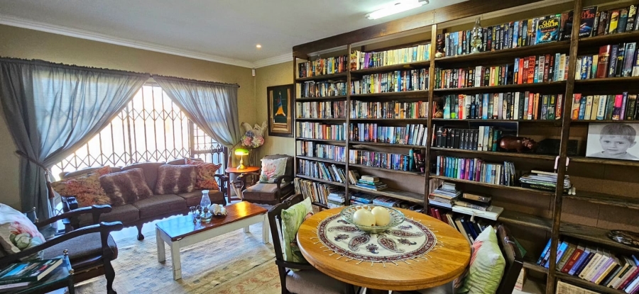 6 Bedroom Property for Sale in Franskraal Western Cape